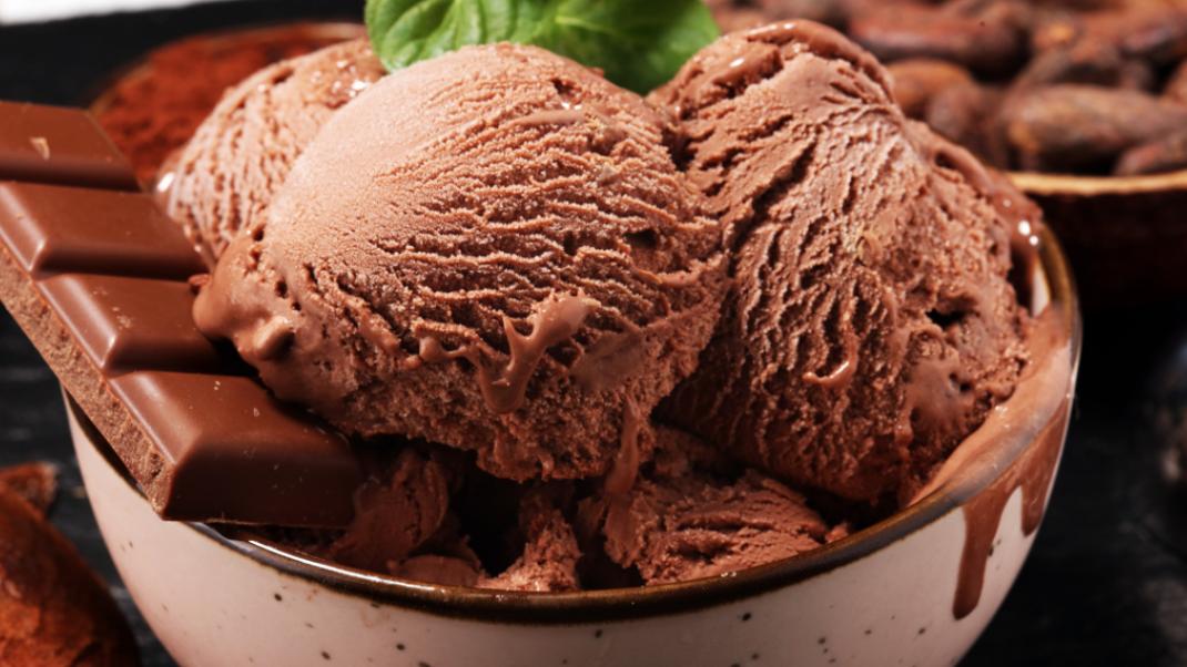 Υπέροχη συνταγή για παγωτό σοκολάτα χωρίς ζάχαρη από την Ελένη Πετρουλάκη -Με ελάχιστες θερμίδες | 0 bovary.gr