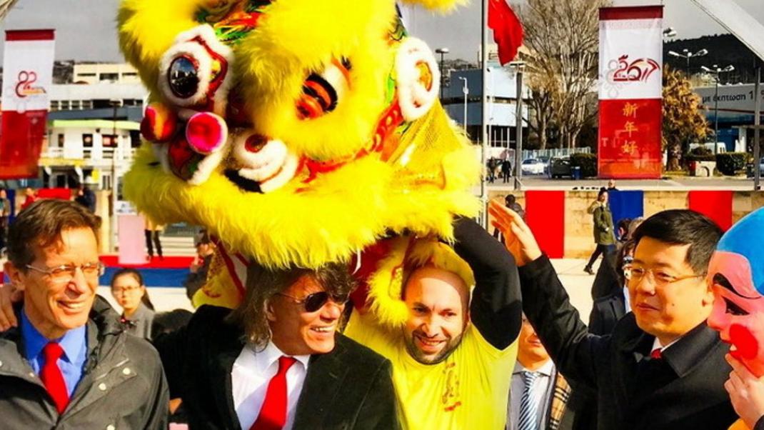 O Hλίας Ψινάκης γιορτάζει την κινέζικη Πρωτοχρονιά στη Θεσσαλονίκη [εικόνες] | 0 bovary.gr