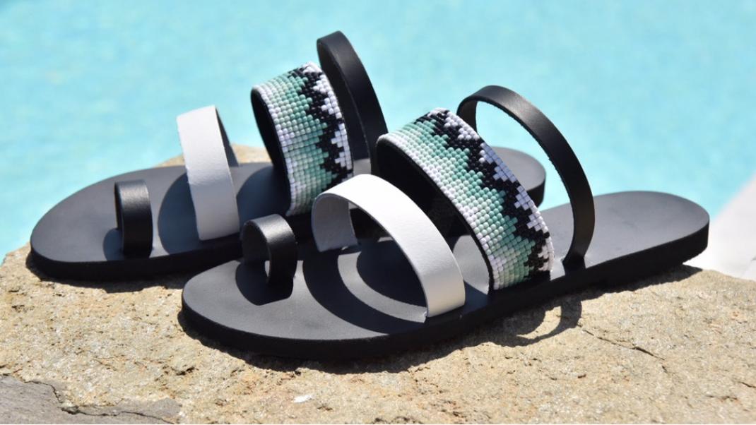 Greek Salad Sandals -Τα σανδάλια που φέρνουν το αιώνιο ελληνικό καλοκαίρι | 0 bovary.gr