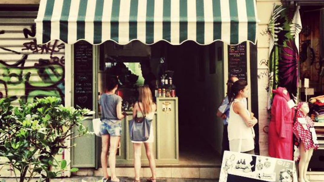 Tο καλύτερο, φθηνό, street food της Αθήνας -Από μπέργκερ, μέχρι φαλάφελ και σούσι | 0 bovary.gr