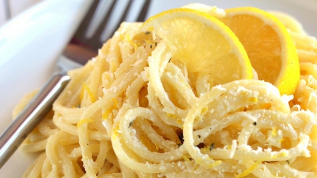 Σπαγγέτι με λεμόνι και σκόρδο | 0 bovary.gr