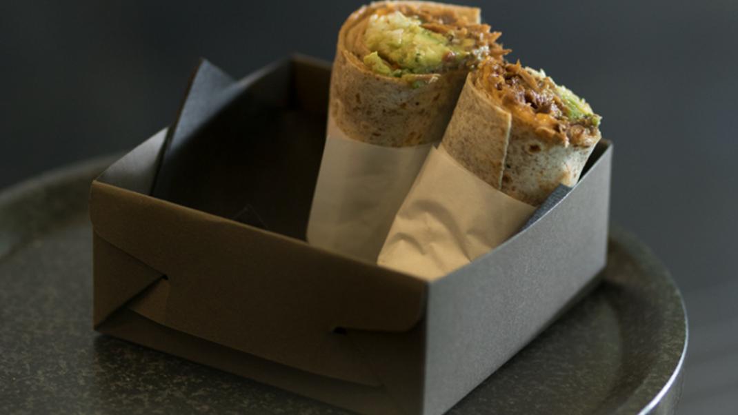 «Τhe Wrap»: Aυτές οι τορτίγιες στο Κολωνάκι πάνε το street food σε άλλο επίπεδο | 0 bovary.gr