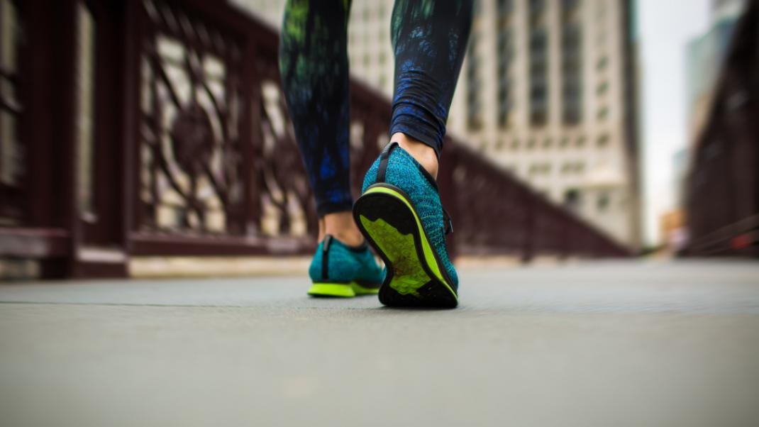 «Το περπάτημα με βοήθησε να χάσω βάρος» - Γυναίκες εξηγούν πώς τα κατάφεραν | BOVARY