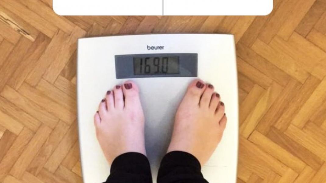 Ελληνίδα ηθοποιός ανέβηκε στη ζυγαριά κι έδειξε 169 κιλά -Η φωτογραφία στο Instagram  | 0 bovary.gr