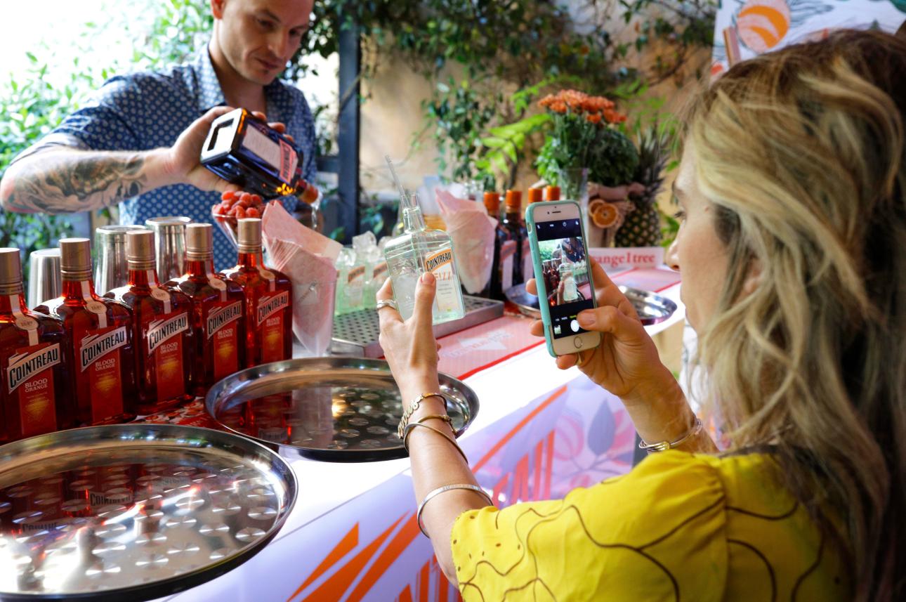 Η Αννούσα Μελά ως γνήσια Social Media Lover απαθανατίζει  τις λεπτομέρειες του χώρου