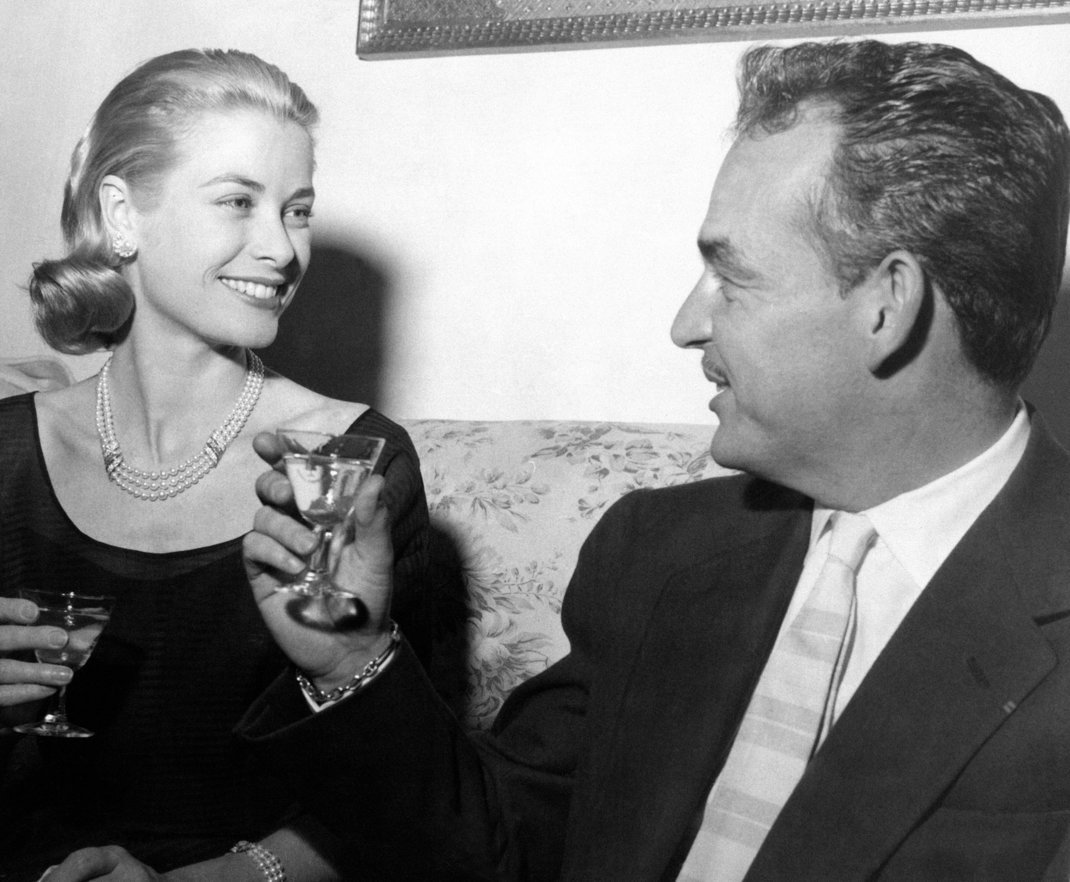 Η Γκρέις Κέλι και ο πρίγκιπας Ρενιέ το 1956, στο ταξίδι του μέλιτος στη Μαγιόρκα /AP