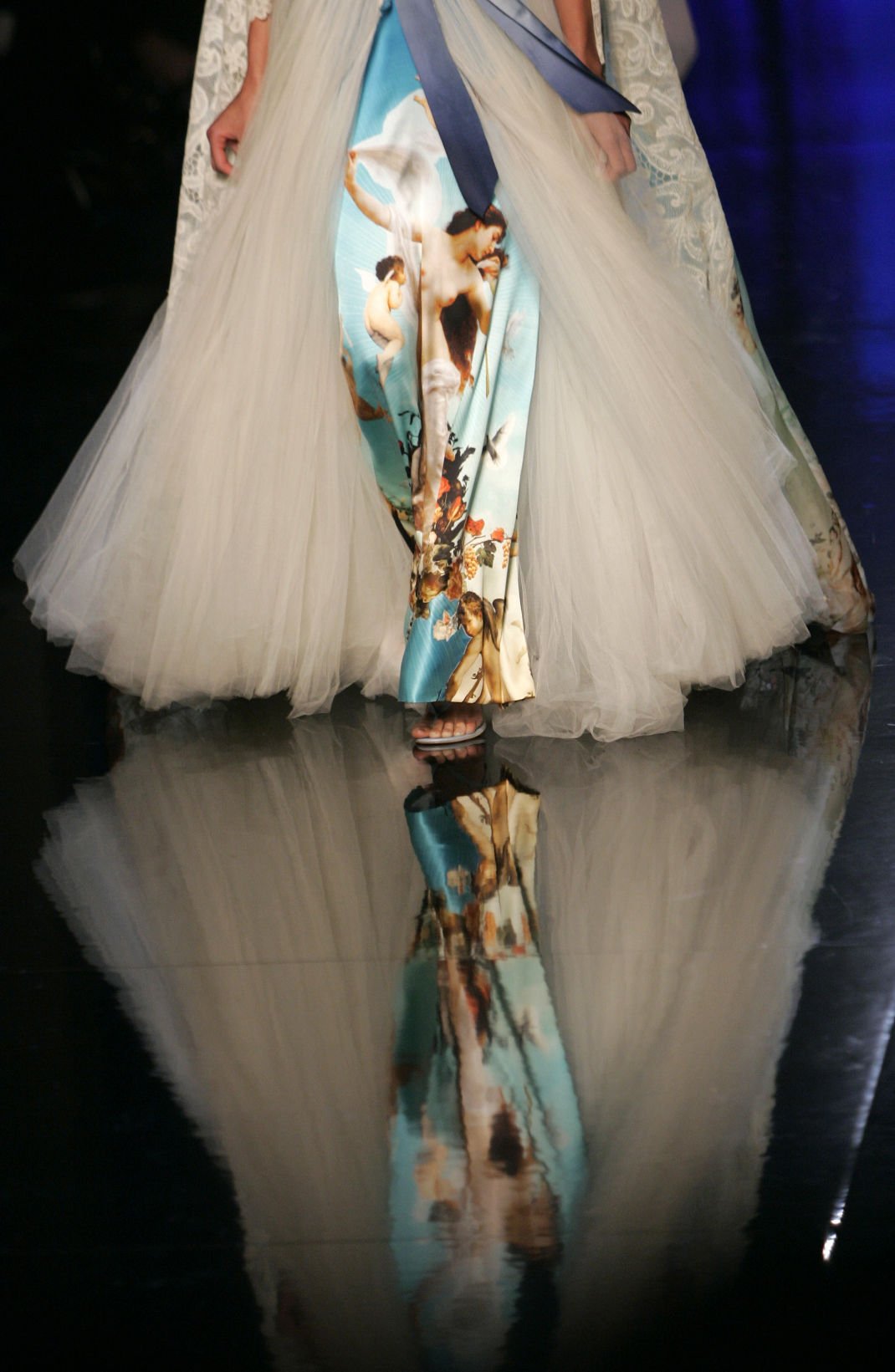 Jean-Paul Gaultier spring-summer 2007 Haute Couture fashion collection /apimages