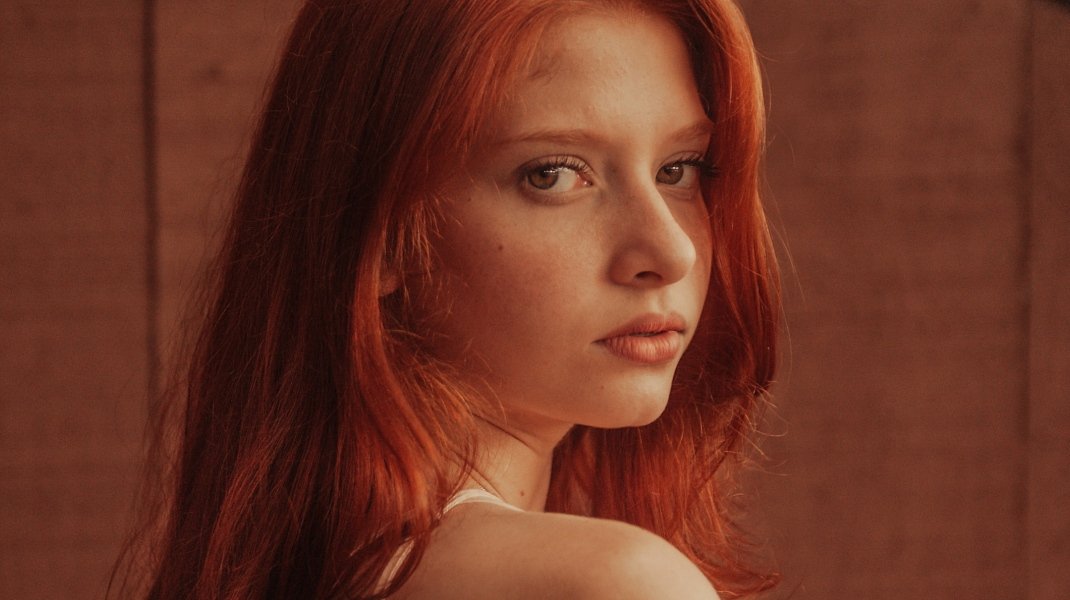 Ginger Red Hair Color/Photo by Gabriel Silvério on Unsplash