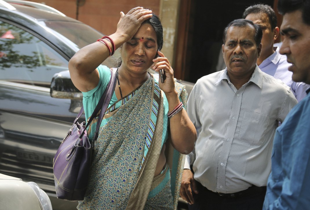Οι γονείς της Nirbhaya στο δικαστήριο. Φωτογραφία: AP
