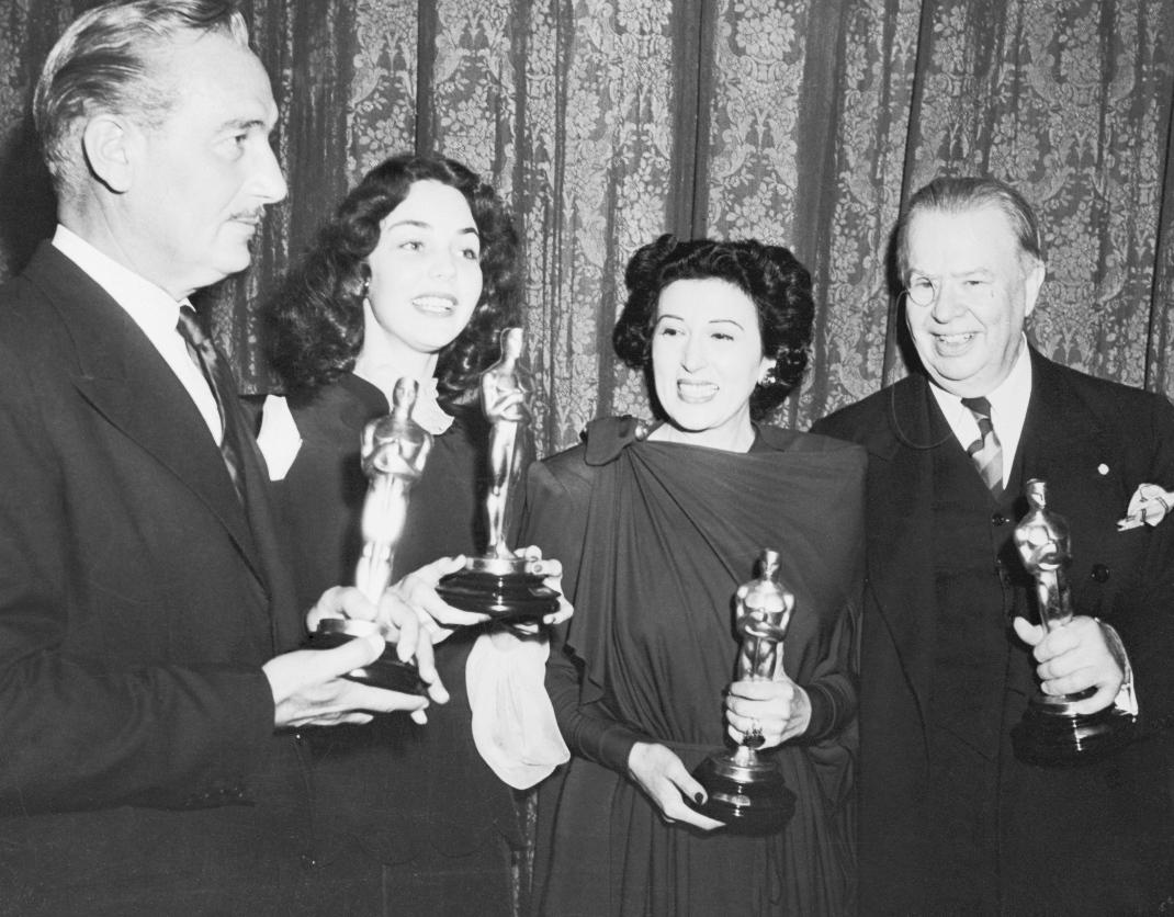 Paul Lukas, Jennifer Jones, Katina Paxinou και Charles Coburn. Φωτογραφία: Getty-	Bettmann / Contributor