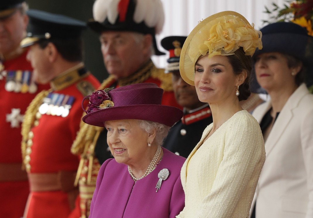 Bασίλισσα Ελισάβετ και βασίλισσα Λετίθια/ ΑP Images 