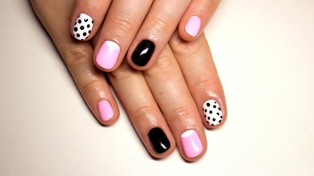 Funky Manicure Style/Shutterstock