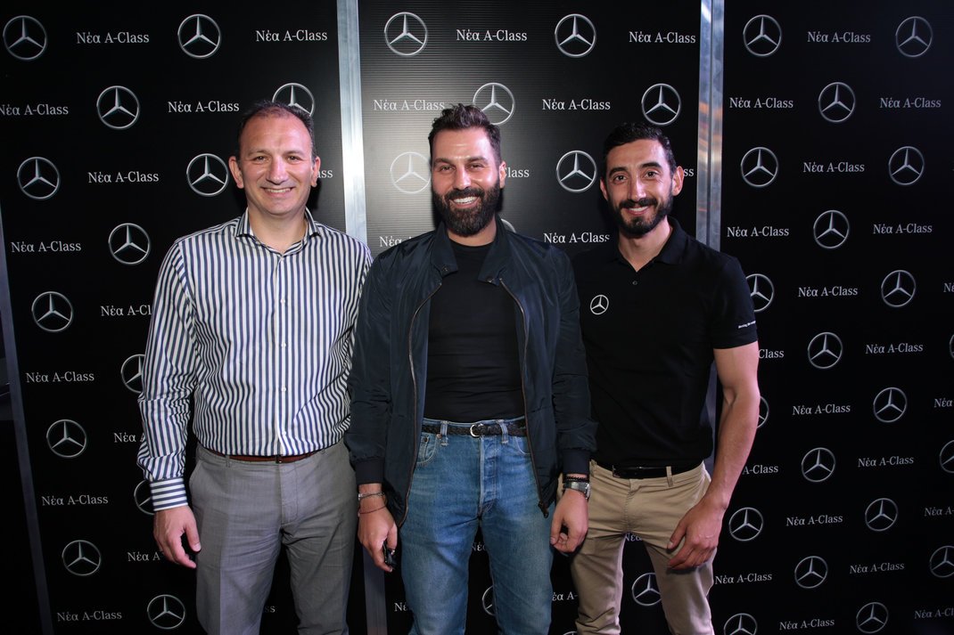 Ο Νίκος Πρέζας, Γενικός Διευθυντής Επιβατηγών Αυτοκινήτων Mercedes-Benz Ελλάς, ο Κωνσταντίνος Βογιατζής, δημιουργός του yatzer.com και ο Παναγιώτης Ριτσώνης, Διευθυντής Marketing & Επικοινωνίας, Mercedes-Benz Hellas