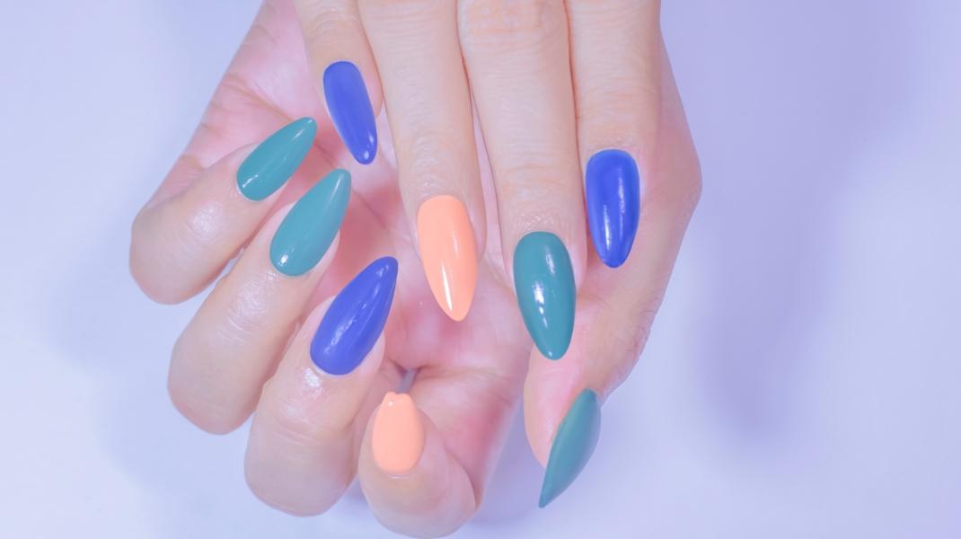 Stiletto Nails/Shutterstock