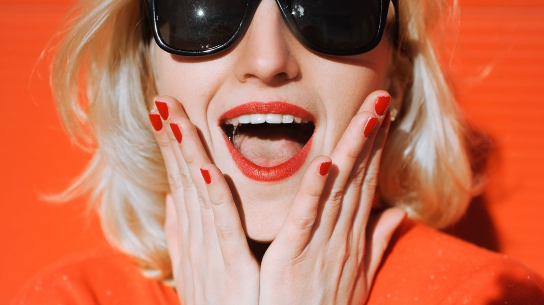 Κόκκινα νύχια/Shutterstock