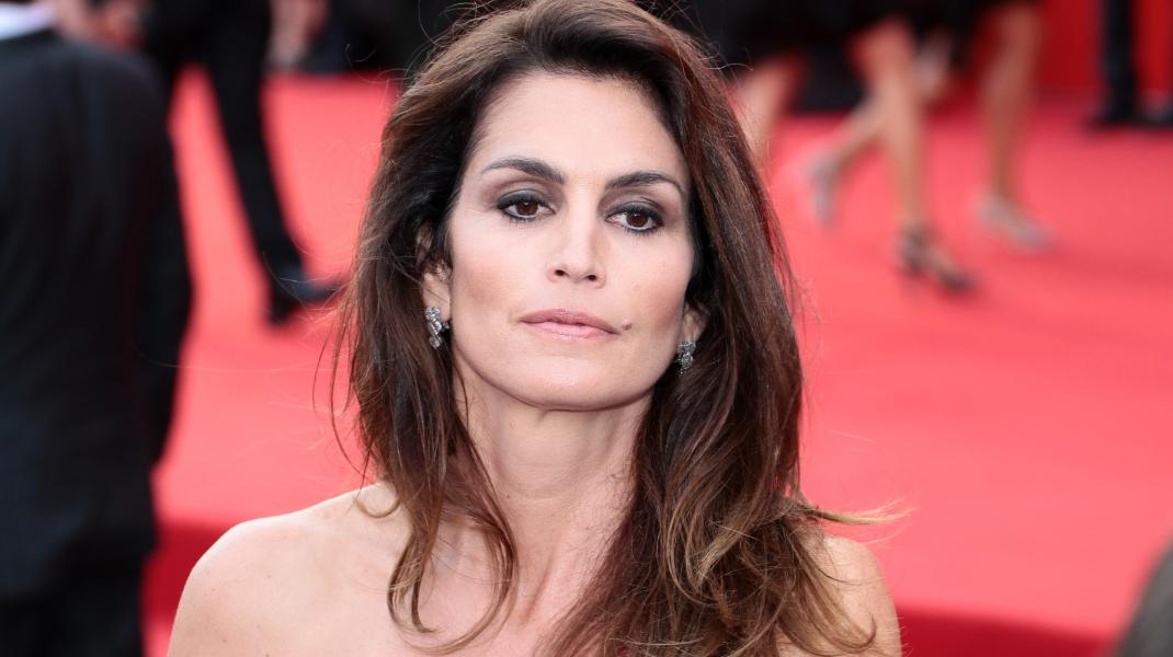 Εντυπωσιακή Cindy Crawford/Shutterstock