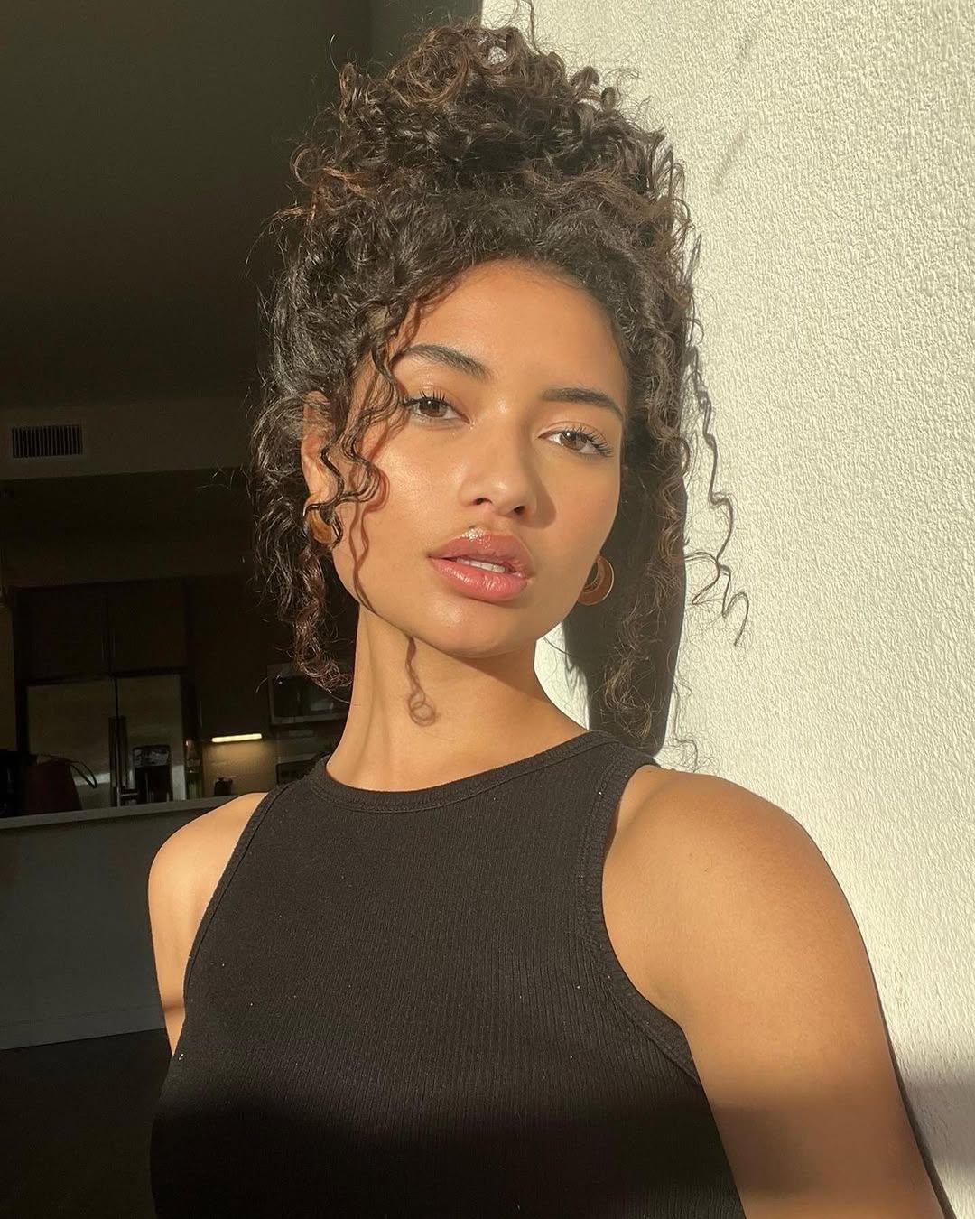 Φωτογραφία Instagram/Curly Barbie