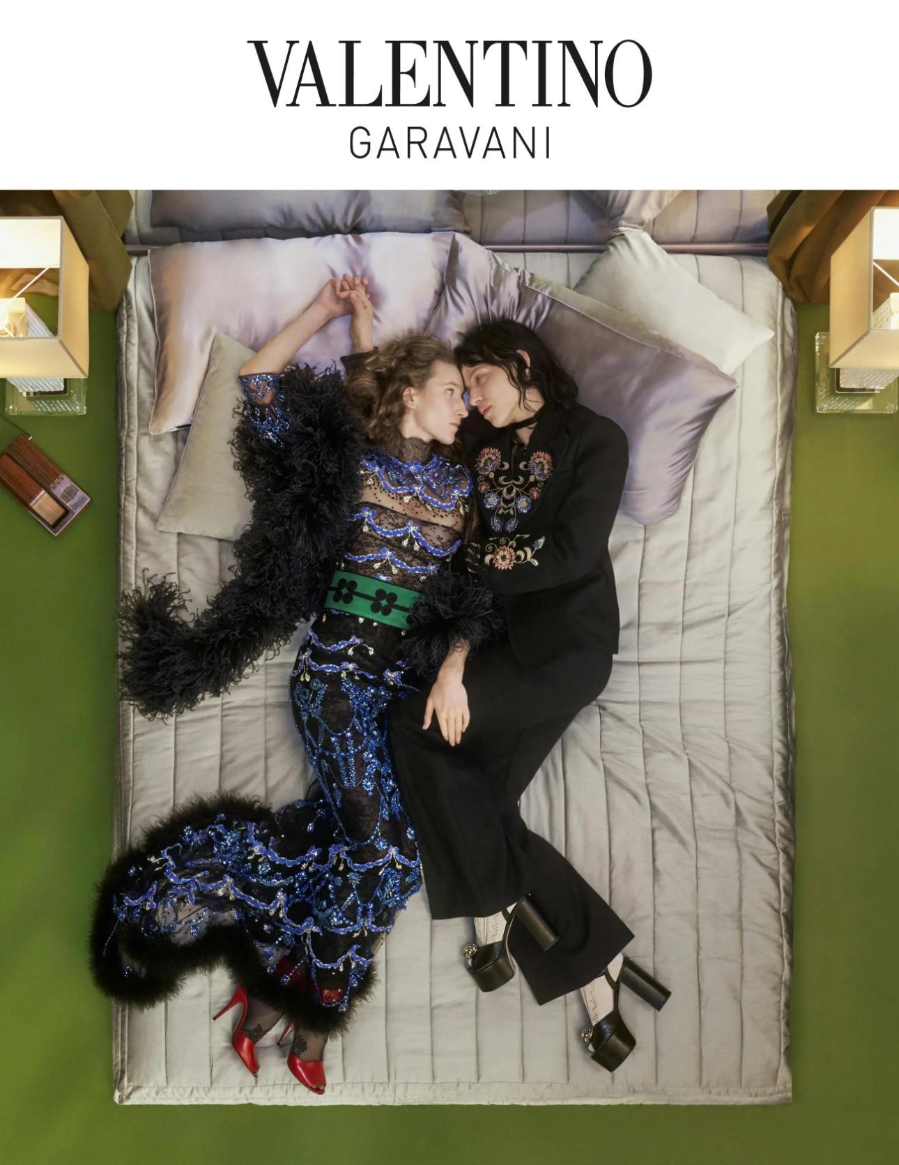 Anne Imhof και Devon Teuscher/ Courtesy of Valentino