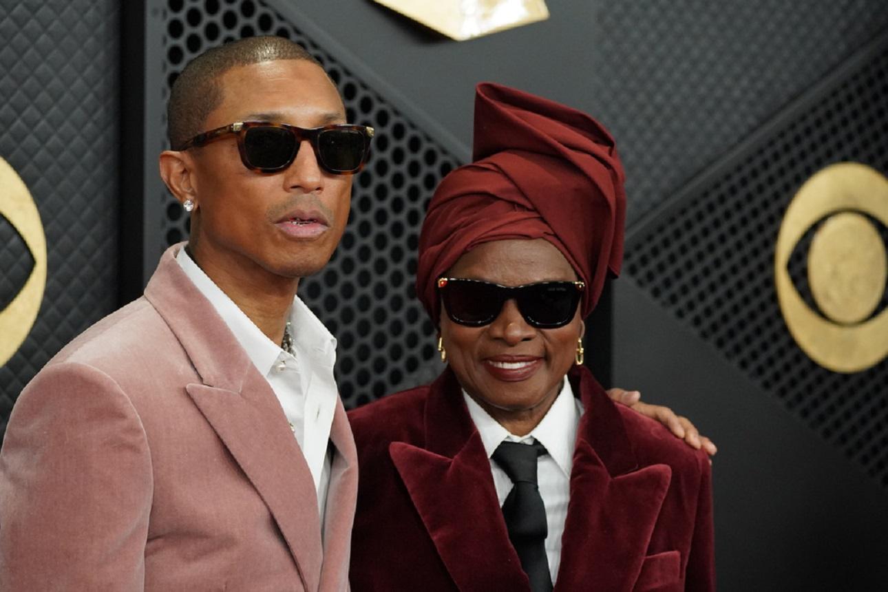 O Pharrell Williams με την Angélique Kidjo    Φωτογραφία: AP Newsroom 