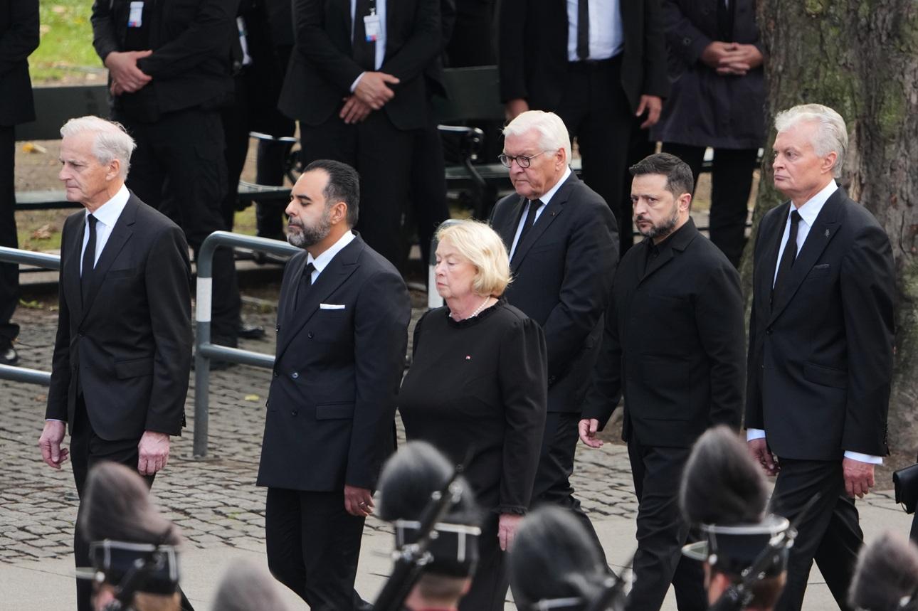  Ο πρόεδρος της Λιθουανίας Γκιτάνας Ναουσέντα, ο πρόεδρος της Ουκρανίας Βολοντίμιρ Ζελένσκι και ο πρόεδρος της Γερμανίας Φρανκ-Βάλτερ Σταϊνμάγερ.  Φωτογραφία: AP Newsroom 