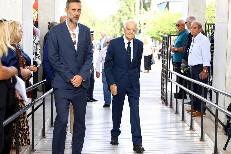 Απόστολος Κακλαμάνης