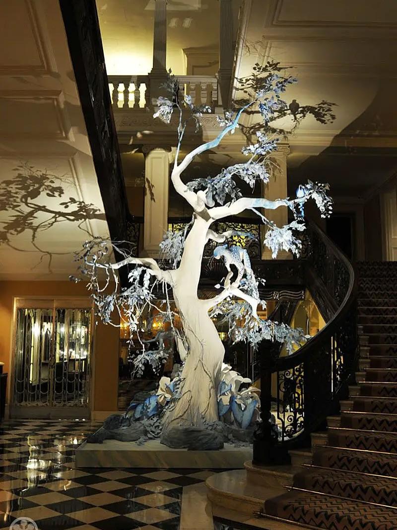 Το δέντρο του John Galliano για τον οίκο Dior το 2009