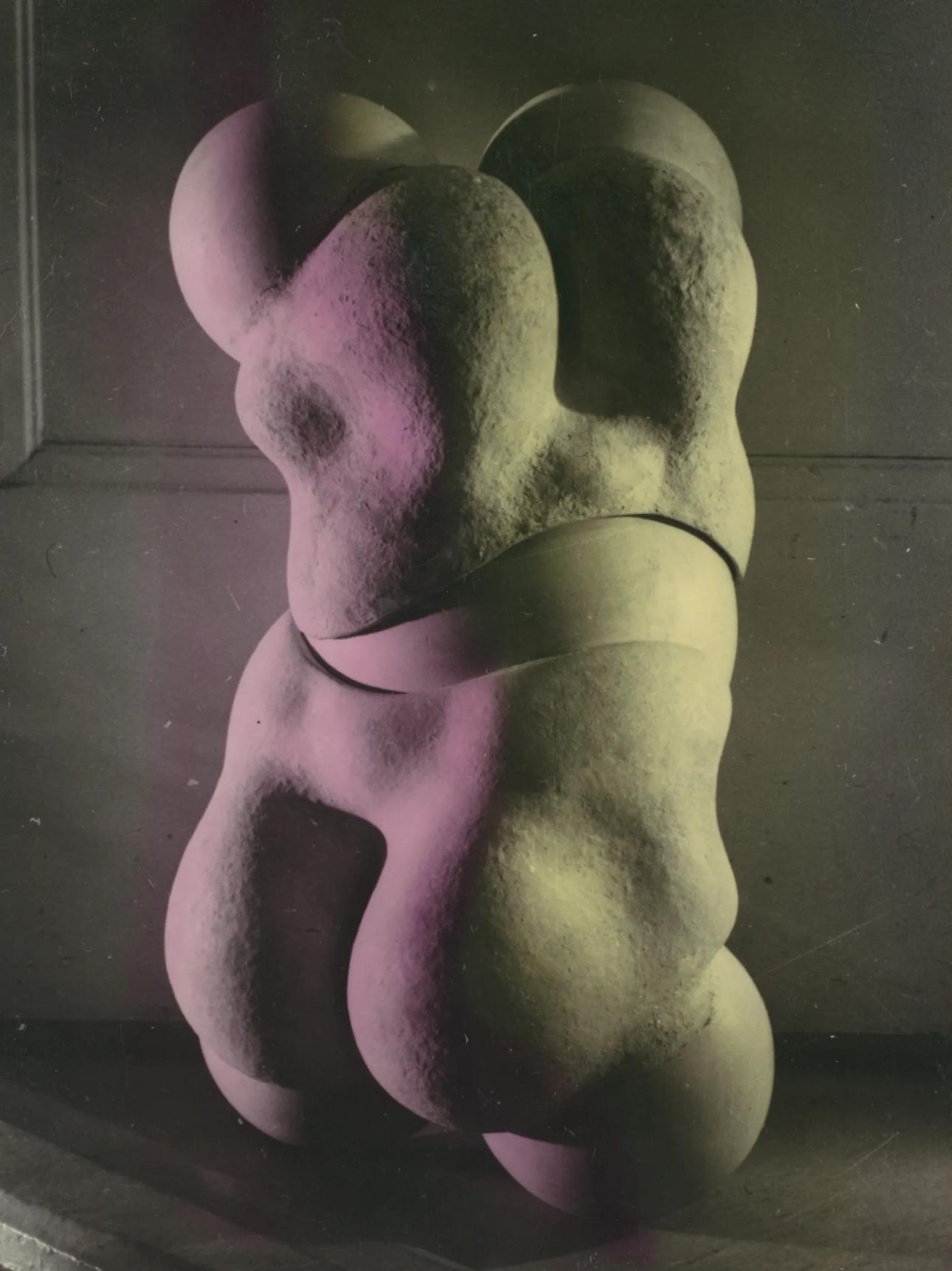 The Reclaimed Body: La Poupeé, Hans Bellmer, 1936/ Φωτογραφία: The Metropolitan Museum of Art