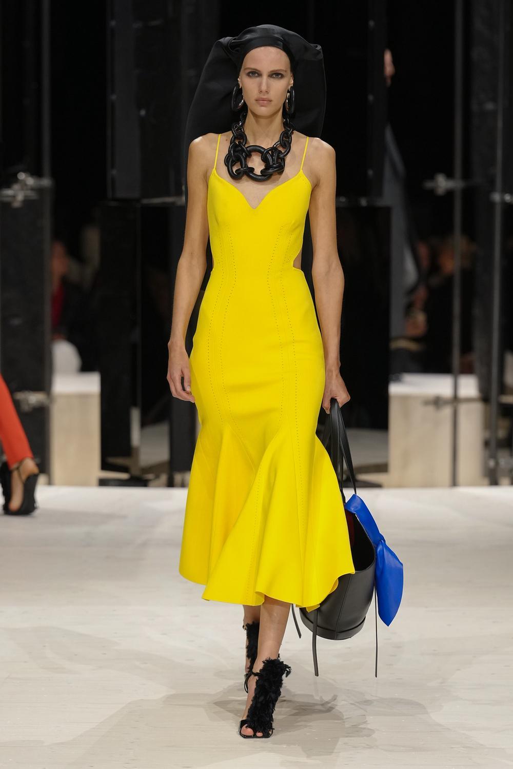 credit: fhcm.paris / Givenchy / Paris Fashion Week 2026