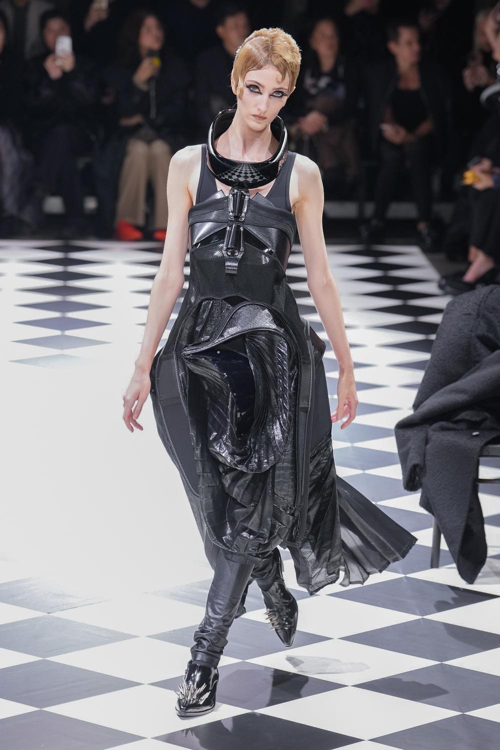 credit: fhcm.paris / Junya Watanabe / Paris Fashion Week 2026