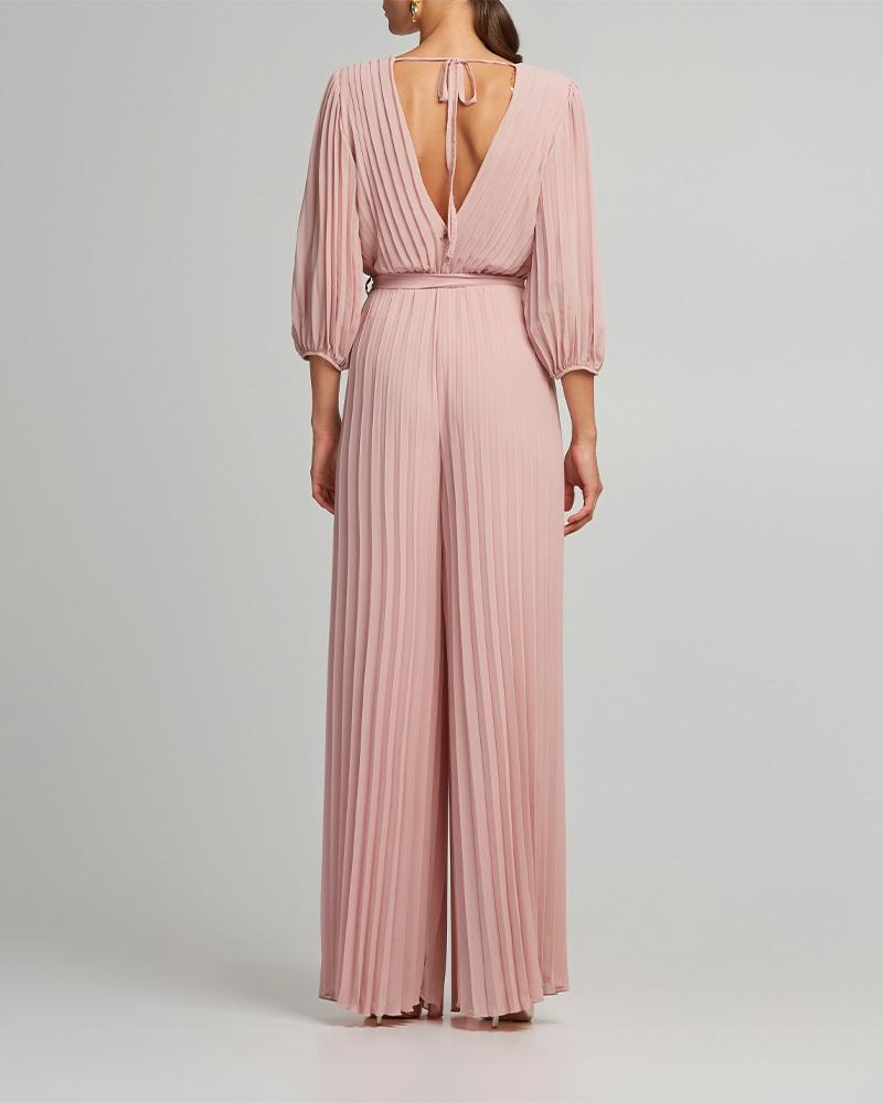  Η ροζ ολόσωμη φόρμα σε παστέλ τόνο 