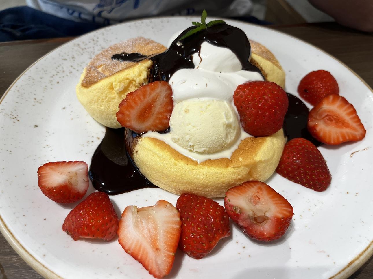 Από το κατάστημα Flipper'sJapanese souffle pancakesΦωτογραφία: Βιργινία Στουραϊτη