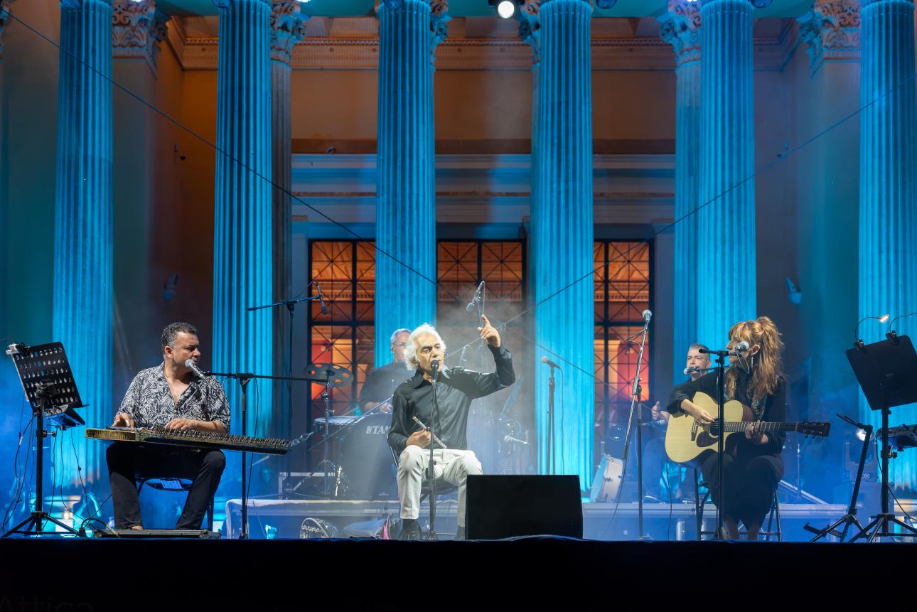 Ο Ομάρ Φαρούκ Τεκμπιλέκ στο Attica Roots Festival 