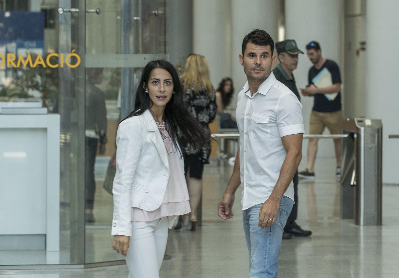 Ο Χαβιέ Σάντσες-Σάντος και η σύζυγός του φτάνουν στο δικαστήριο στις 4 Σεπτεμβρίου 2017/Φωτογραφία Getty Images 