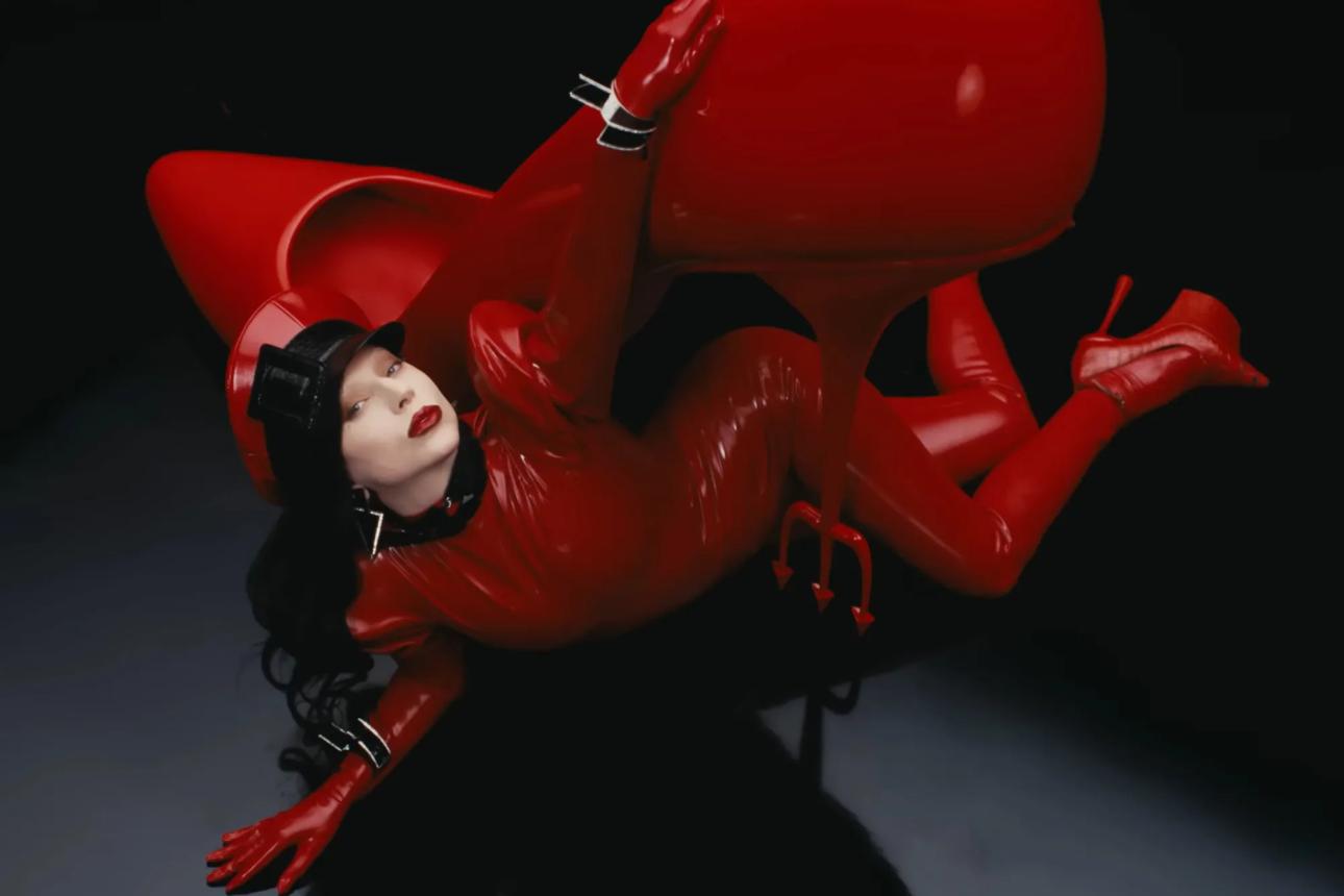 Lady Gaga στο «Runway» μουσικό video.  Φωτογραφία: Lady Gaga/Youtube