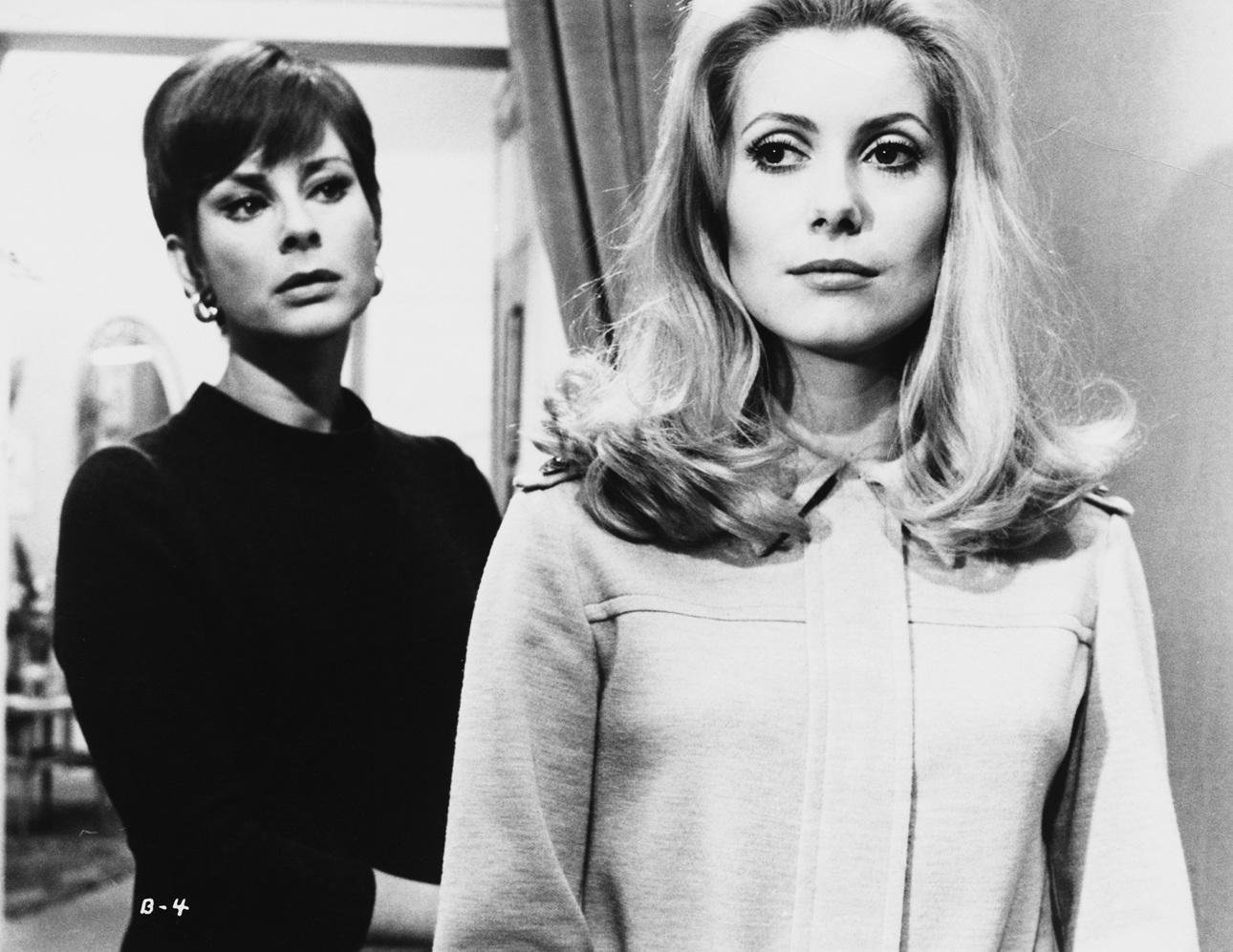 H Catherine Deneuve με την Geneviève Page στο «Η Ωραία της Ημέρας»Φωτογραφία: AP Newsroom