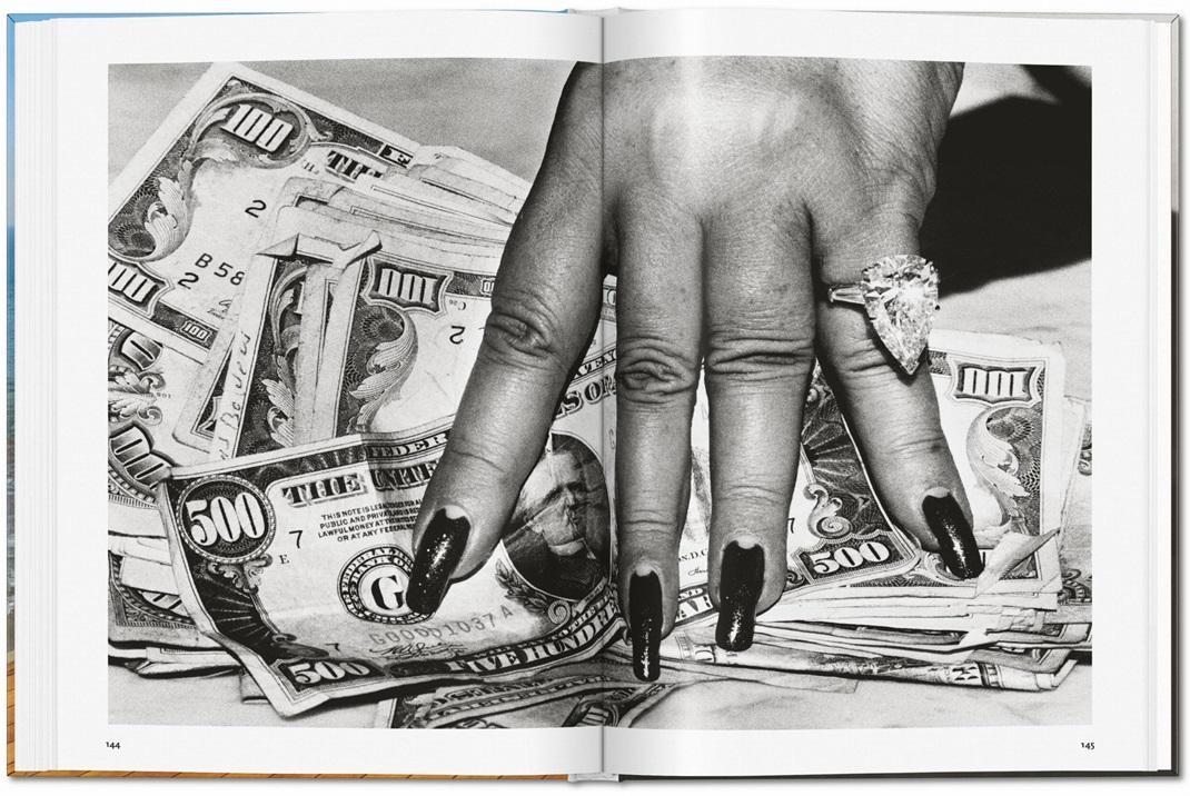 Φωτογραφία: Helmut Newton/ TASCHEN