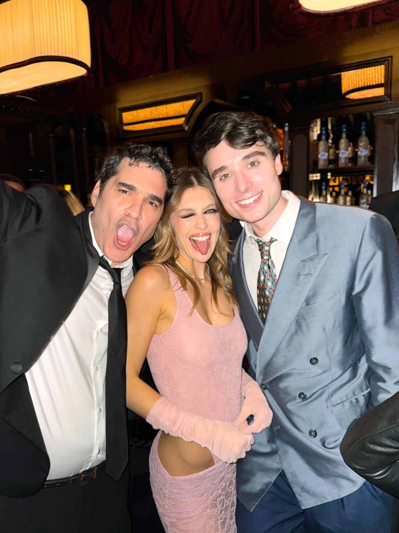 Χριστόφορος Παπακαλιάτης &amp; Κλέλια Ανδριολάτου με τον Oli Higginson του Bridgerton/Φωτογραφία: Vogue x GQ Fashion &amp; Film PARTY 2026 / India Bharadwaj 