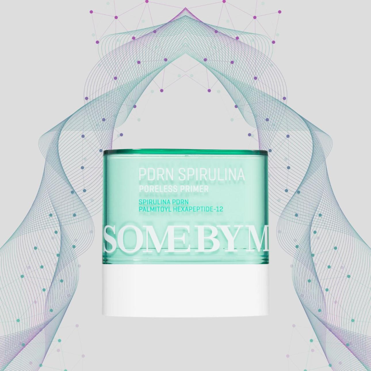 PDRN Spirulina Poreless Primer, Some By Mi Primer που λειαίνει τέλεια την επιδερμίδα και την προετοιμάζει ιδανικά για τα επόμενα βήματα του μακιγιάζ. Περιέχει νιασιναμίδη που μειώνει την ορατότητα των διεσταλμένων πόρων, καταπραΰνει από τον  ερεθισμό, ενισχύει τον προστατευτικό φραγμό του δέρματος και βελτιώνει  το επίπεδο ενυδάτωσης της επιδερμίδας. 