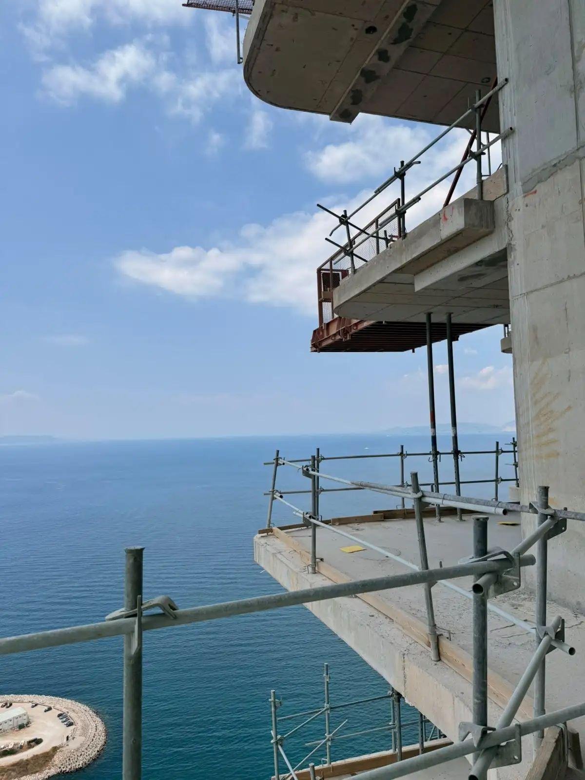 Τα διαμερίσματα του Riviera Tower θα χαίρουν ανεμπόδιστης θέας προς τον Σαρωνικό/ Φωτογραφία: Lamda Development