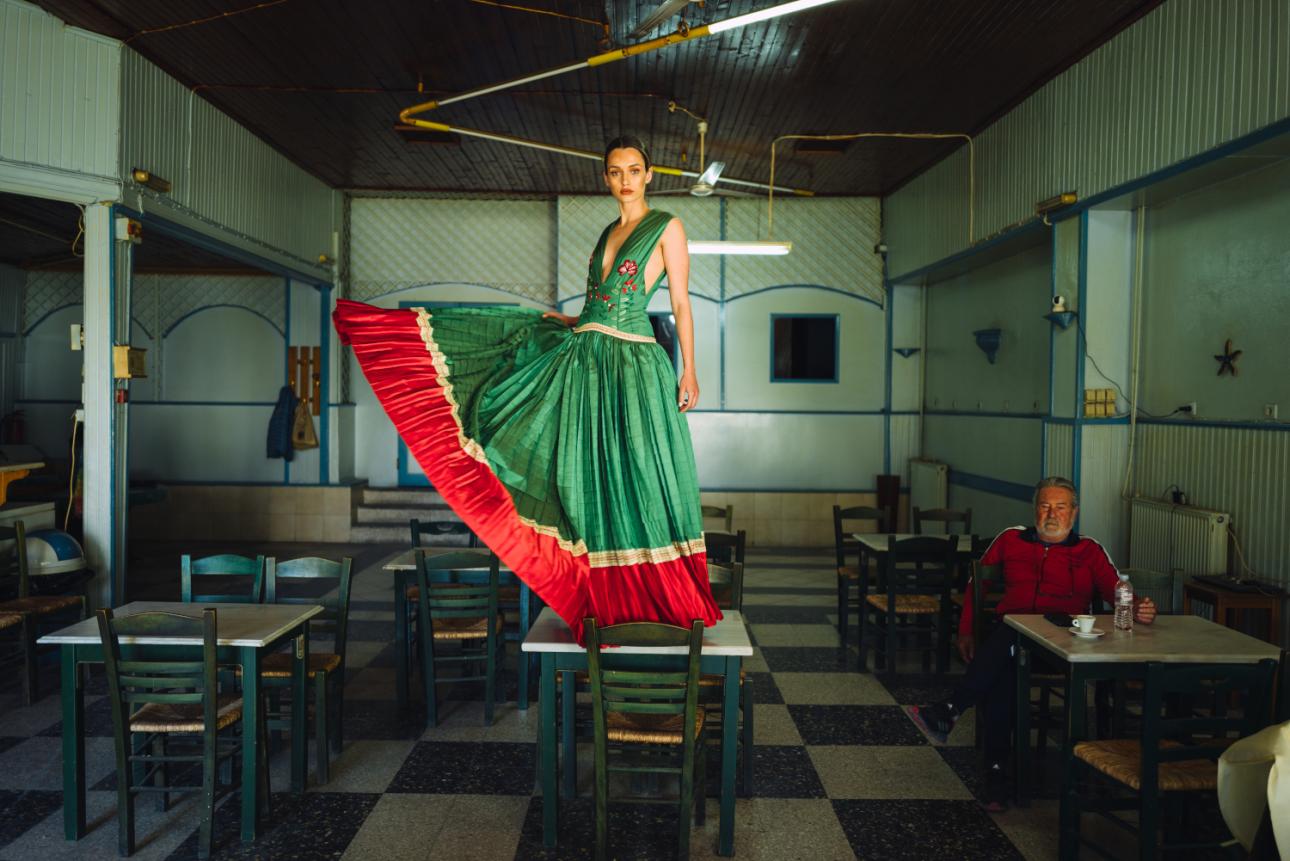  Πίσω από τις δημιουργίες, μια βαθιά σχέση με την ιστορία 