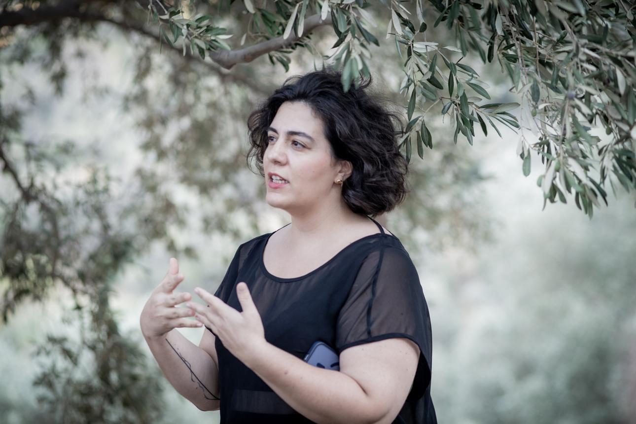  Η επιμελήτρια της έκθεσης και καλλιτέχνιδα Σεβαστιάνα Κωνστάκη 
