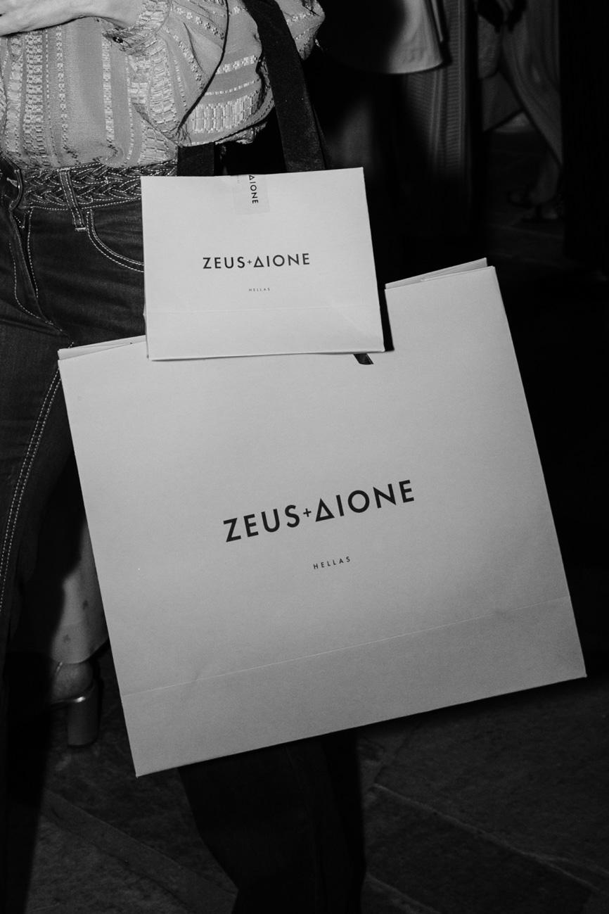 Zeus + Δione