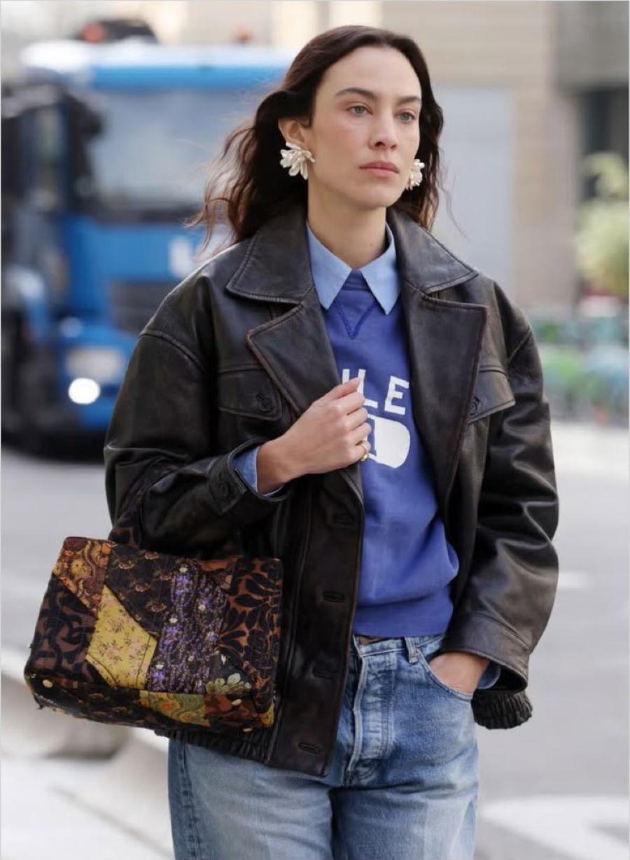 Η Αλέξα Τσανγκ με το τζάκετ από τα Mango/ Φωτογραφία: Instagram/ @alexachung