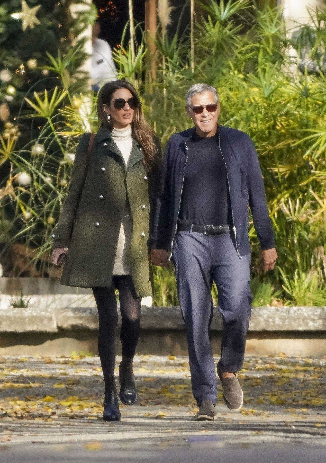 Η Αμάλ και ο Τζορτζ Κλούνεϊ στη βόλτα τους στη Νότια Γαλλία/ Φωτογραφία: Backgrid UK / Profimedia