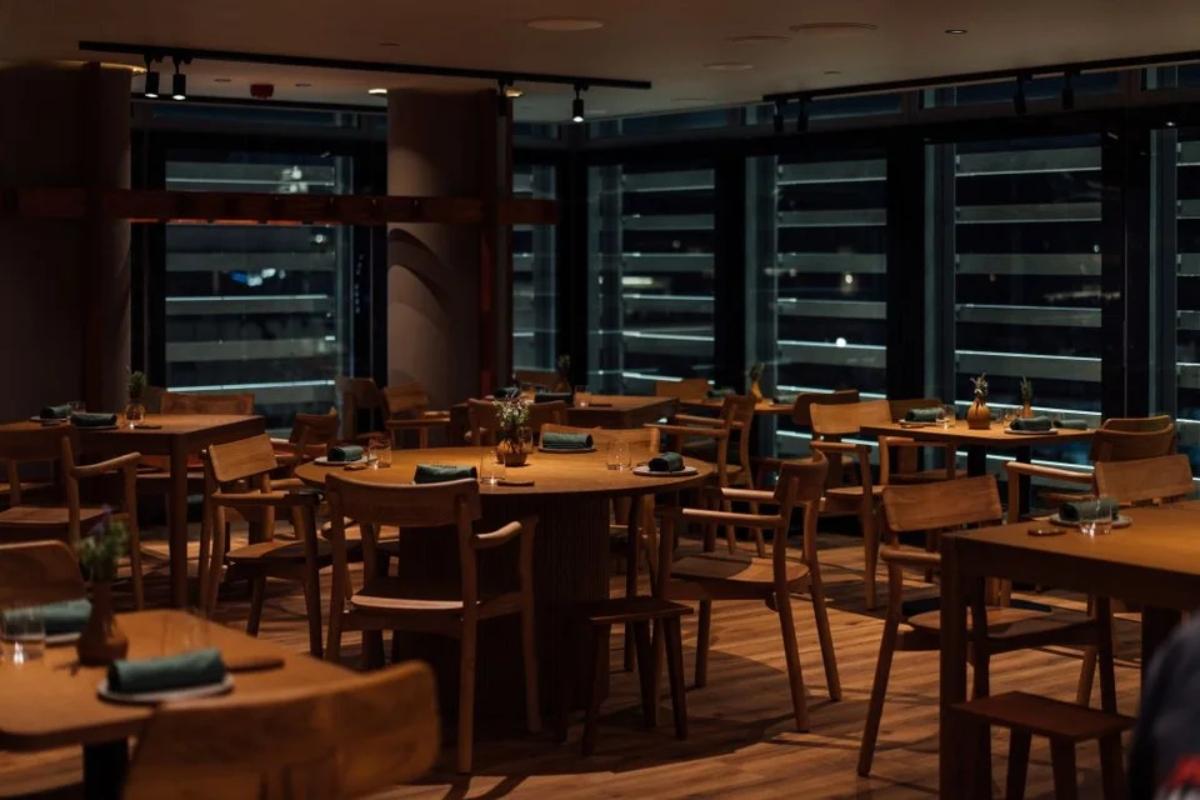  Το Amphibian γεννιέται μέσα στον παλμό της Στέγης του Ιδρύματος Ωνάση και εξελίσσεται μαζί του.