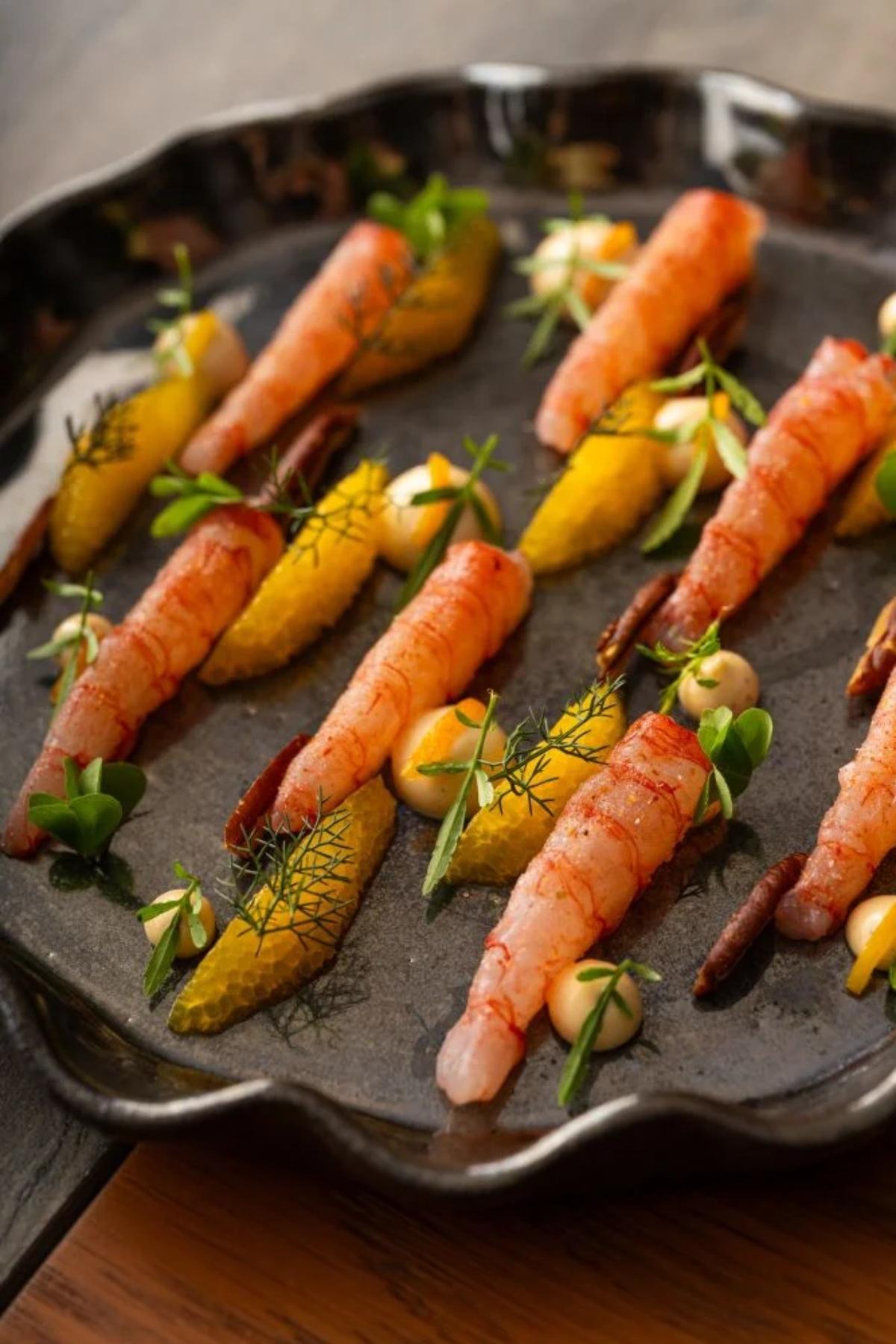  Στο Amphibian, η εμπειρία της Στέγης μεταφέρεται από τη σκηνή… στο τραπέζι. 