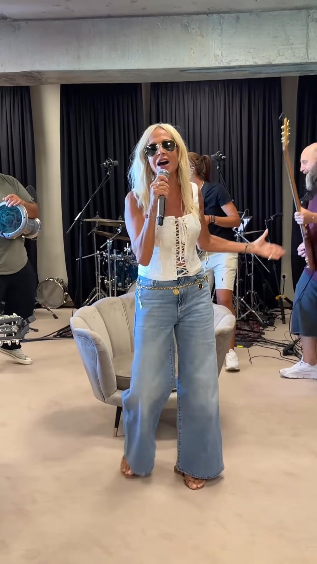 Φωτογραφία: IG @annavissiofficial