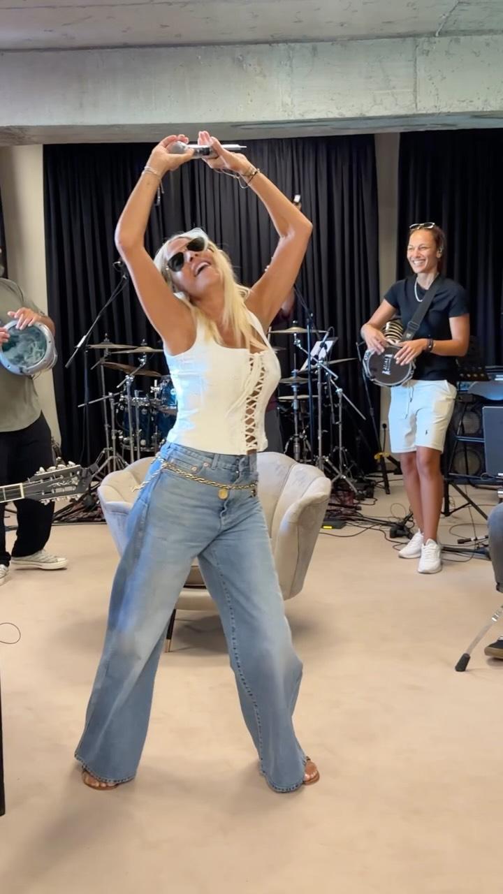 Φωτογραφία: IG @annavissiofficial