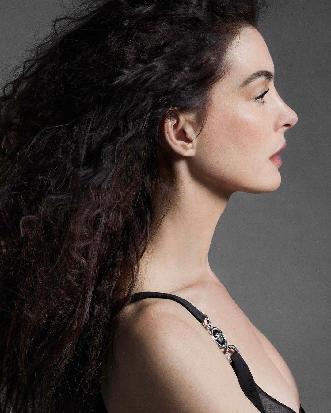 Η χρήση αντιηλιακού βοηθά την Αν Χάθαγουεϊ να διατηρεί λαμπερή επιδερμίδα/ Φωτογραφία: Instagram/ @annehathaway