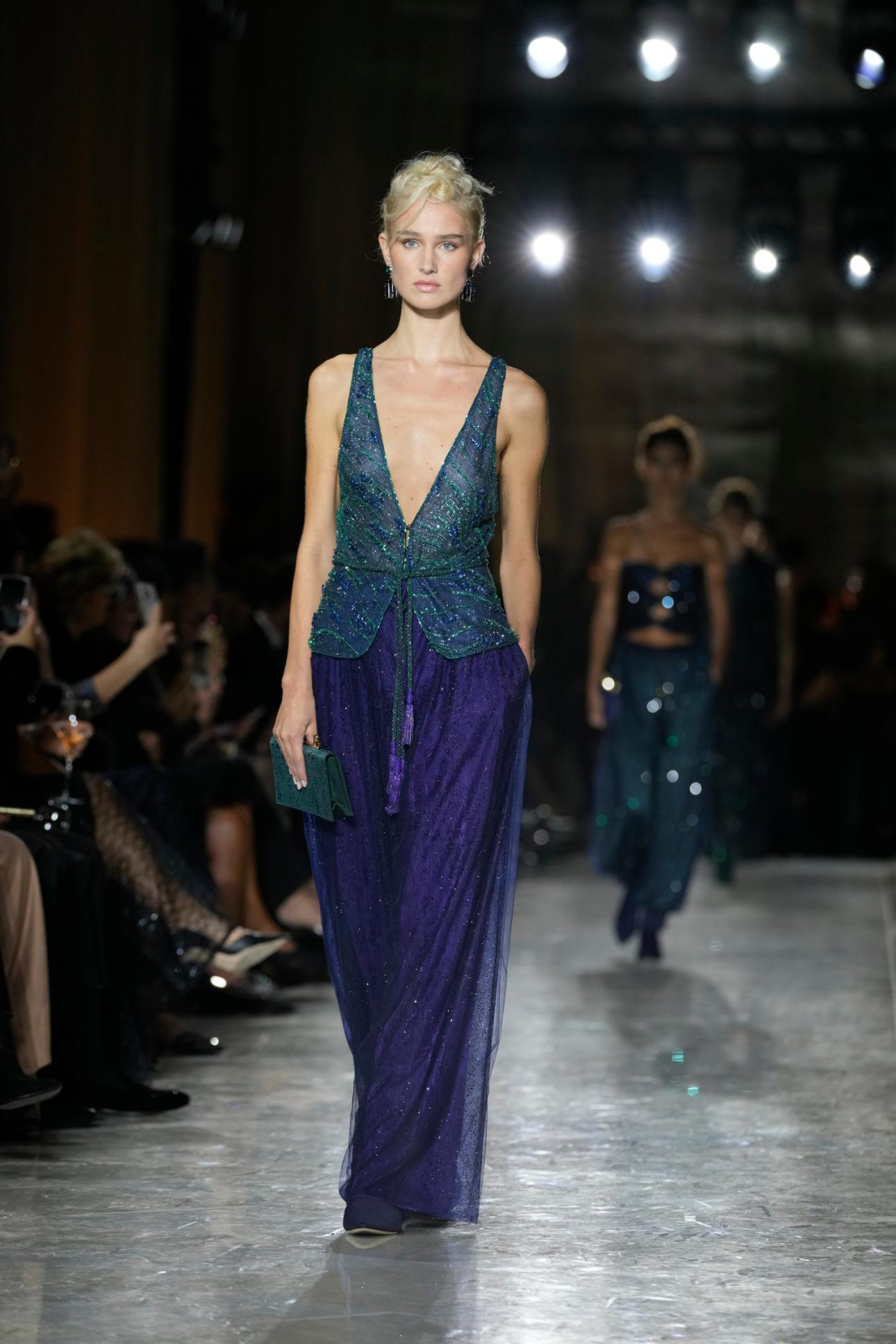  Στιγμιότυπο από την επίδειξη Giorgio Armani Άνοιξη/Καλοκαίρι 2026 στο Μιλάνο. 
